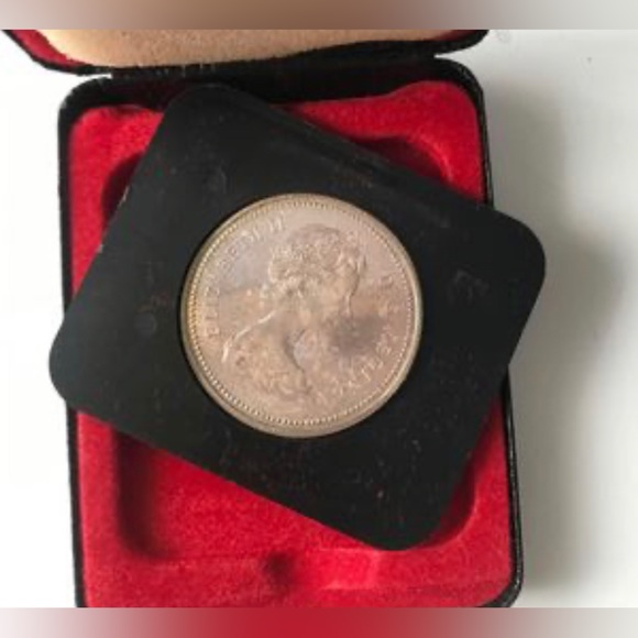 SILVER •Collectible
British Columbia One dollar Silver 1871-1971 - Picture 2 of 2